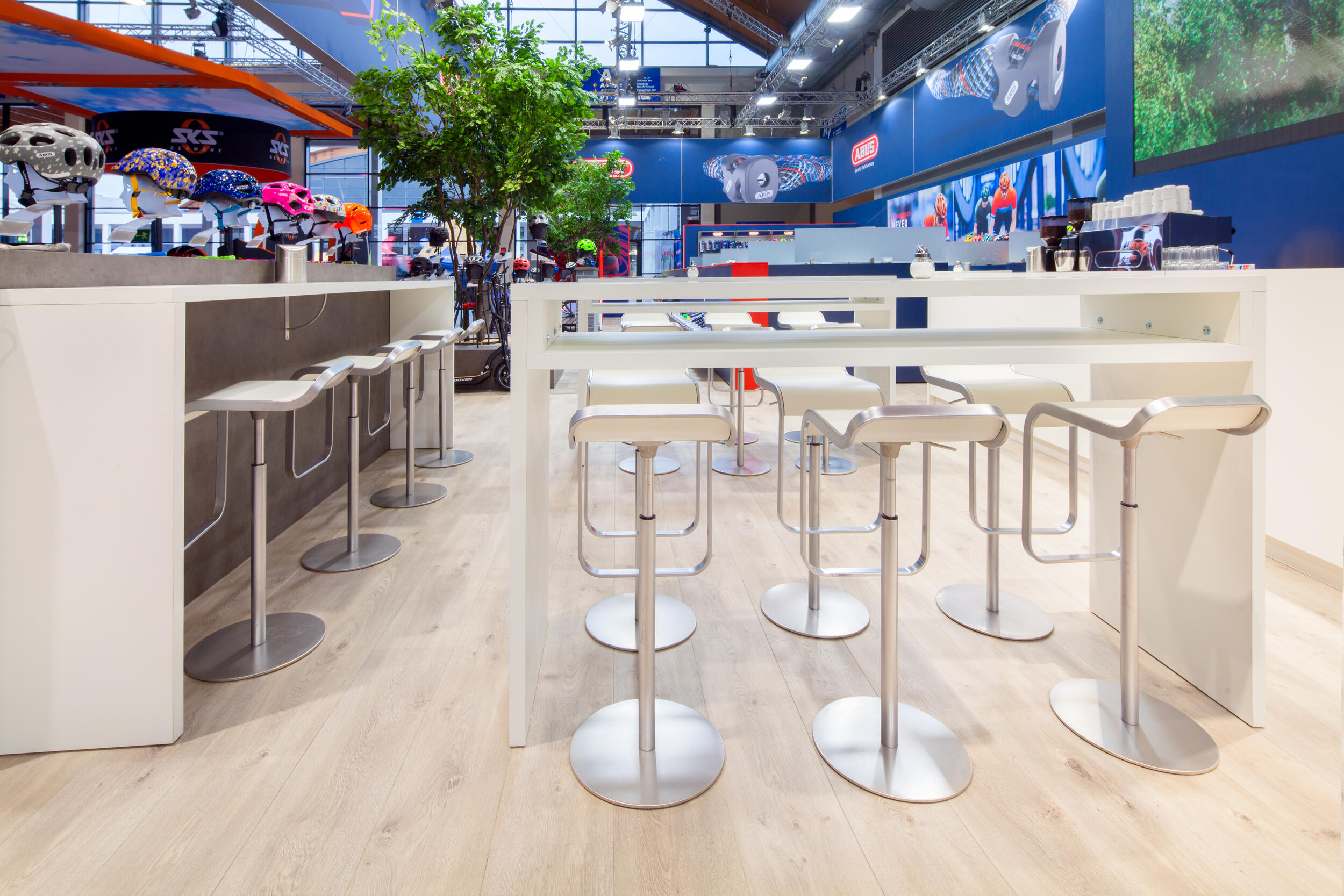 Design meubels van Adexpo op de expositie Eurobike 2019